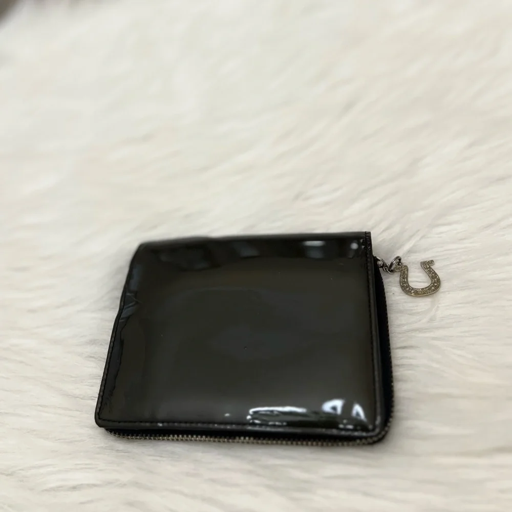 PAUL SMITH - BLACK PATENT LEATHER COMPACT BIFOLD ZIP WALLET